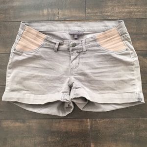 A pea in the pod maternity shorts